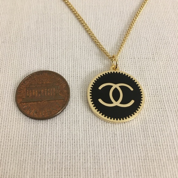 CHANEL Accessories - Chanel enamel pendant